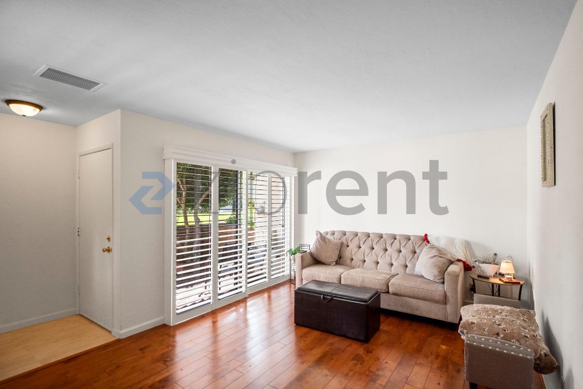 1904 Pomar Way photo 3