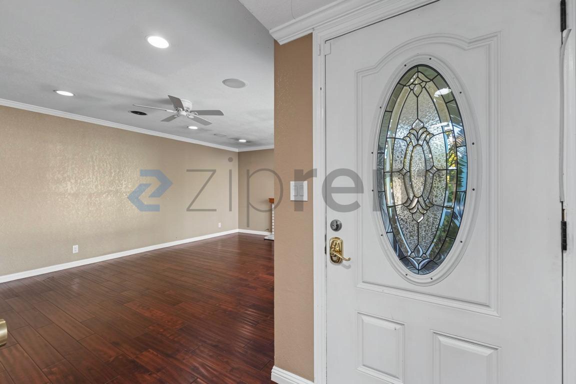 38071 Edward Ave photo 4