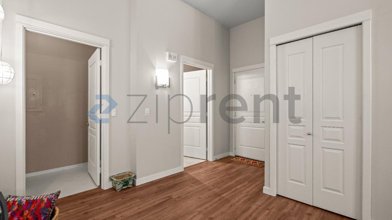 2801 1st Ave Seattle, WA 98121 photo 4