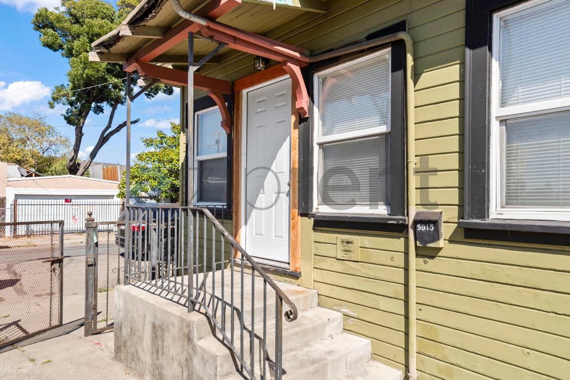 Unit 5915 photo 4