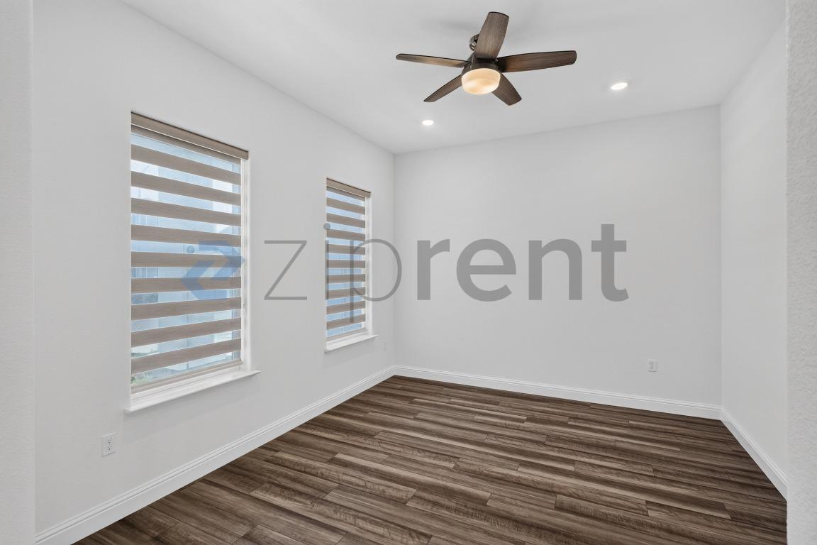 1447 Teak Avenue photo 5