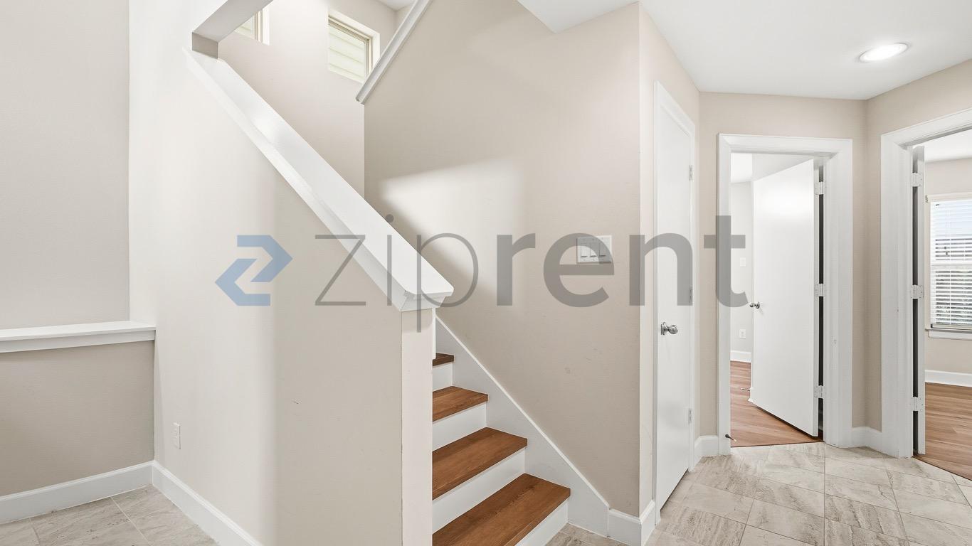 11504 Main Elm Drive photo 4