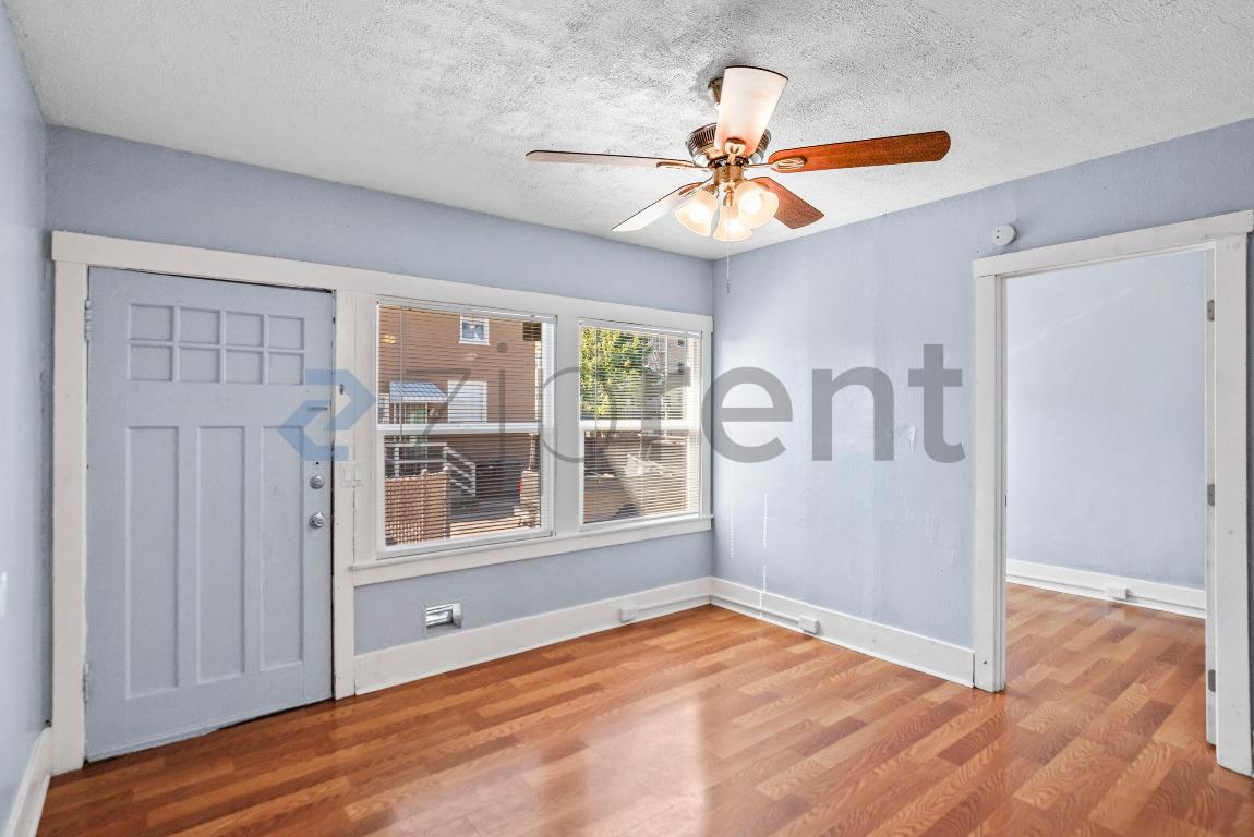5917 Avenal Ave photo 5
