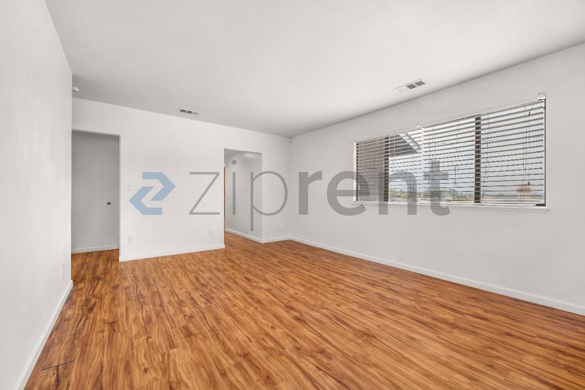 4239 Massachusetts Avenue photo 2