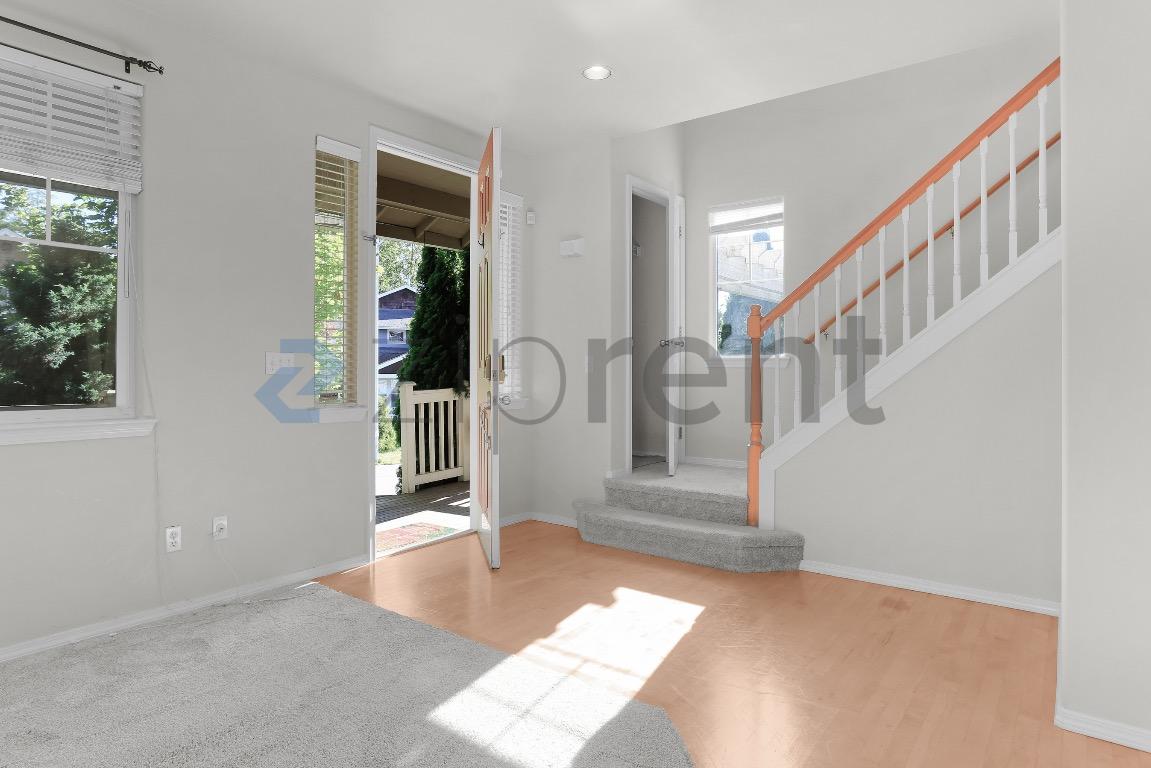 112 203rd Street Southeast photo 3