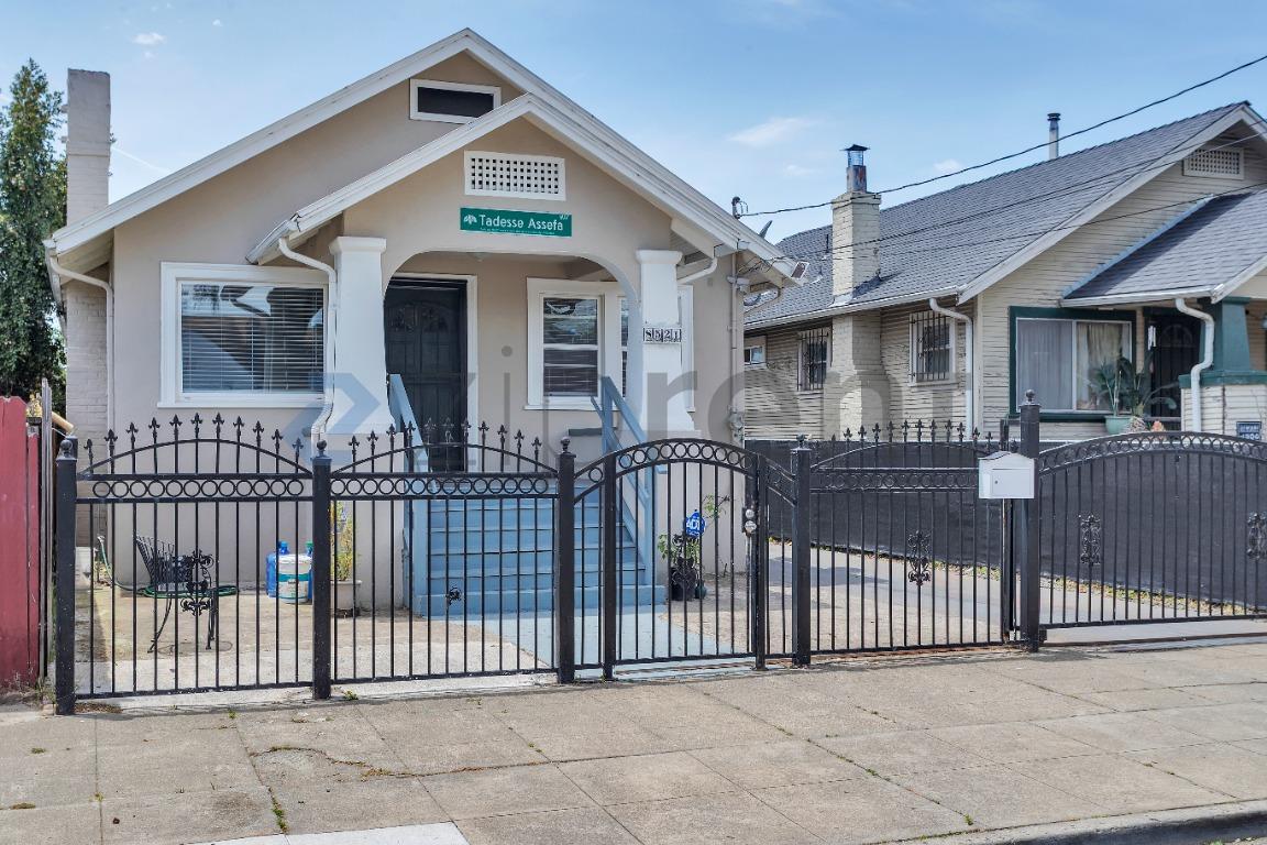 8521 Dowling St photo 3