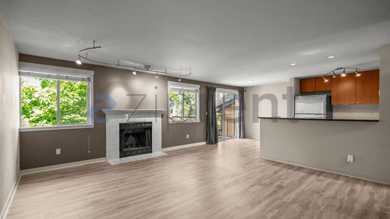 8240 126th Ave NE Kirkland, WA 98033 photo 2