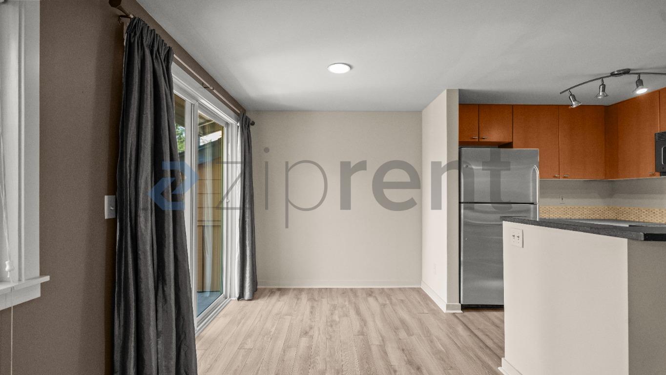 8240 126th Ave NE Kirkland, WA 98033 photo 3