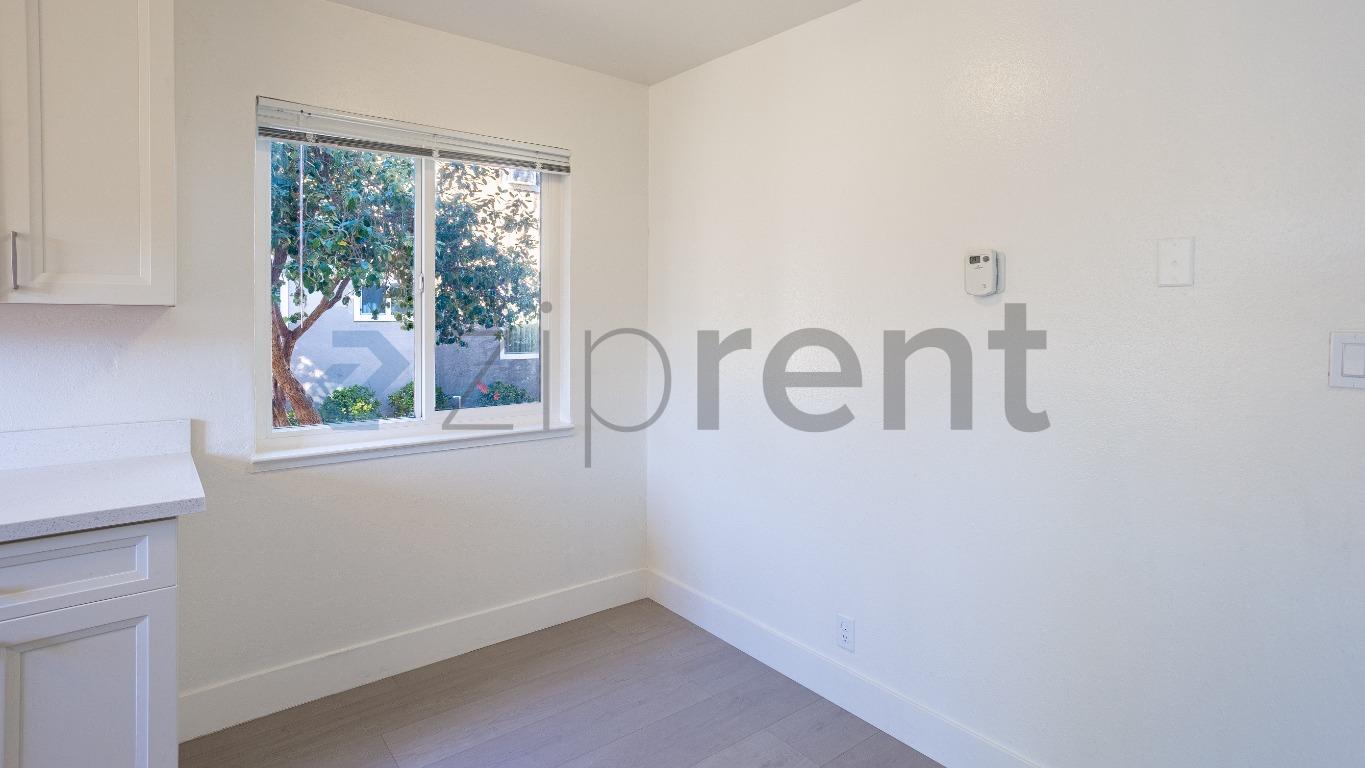 1797 Bradford Way photo 5