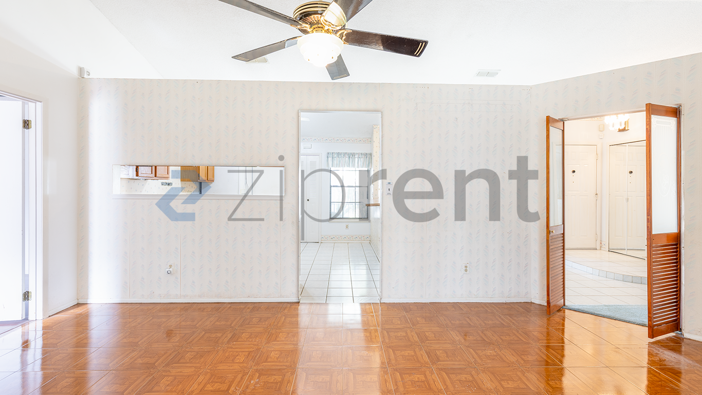 4612 Miranda Cir photo 3