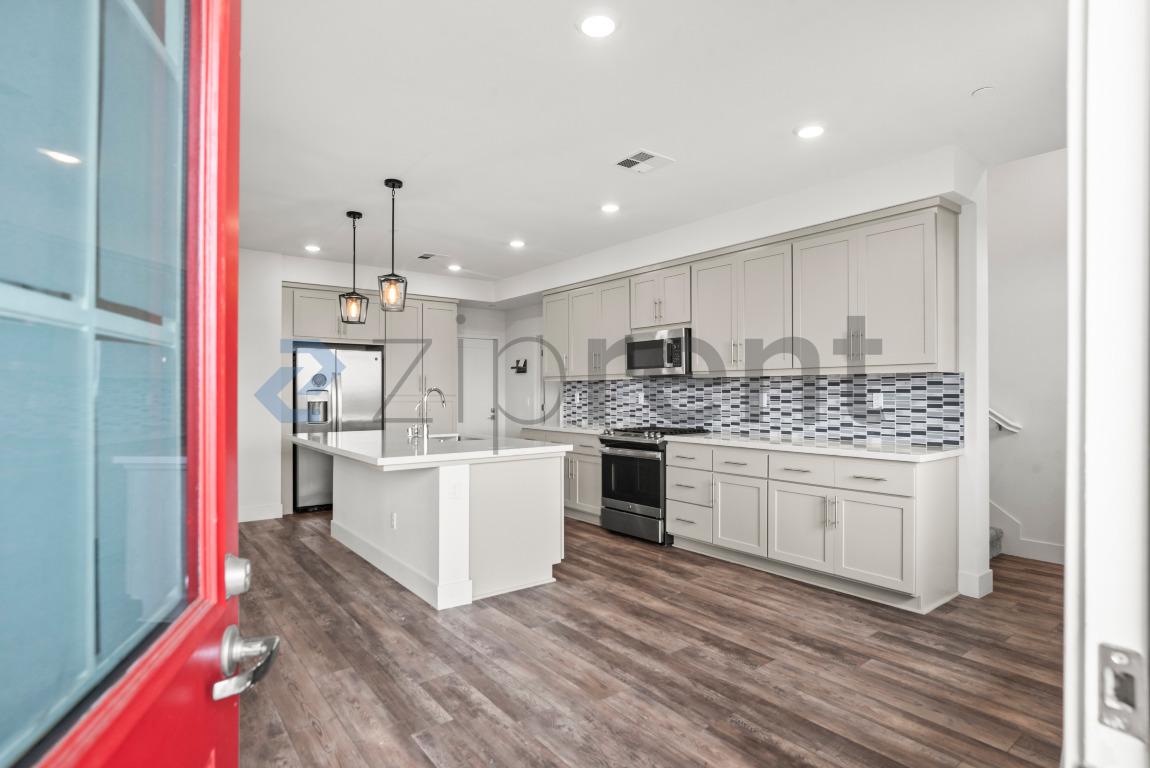 9532 Seawind Wy photo 4