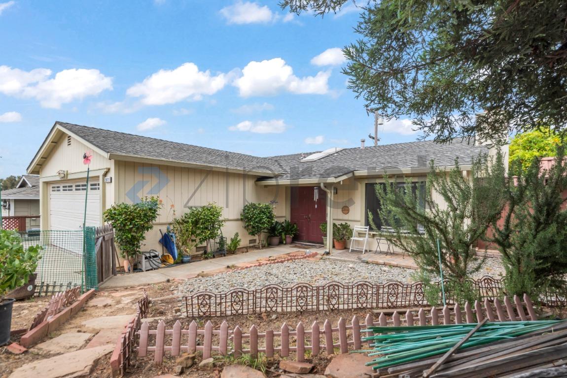 2872 Pickford Place photo 3