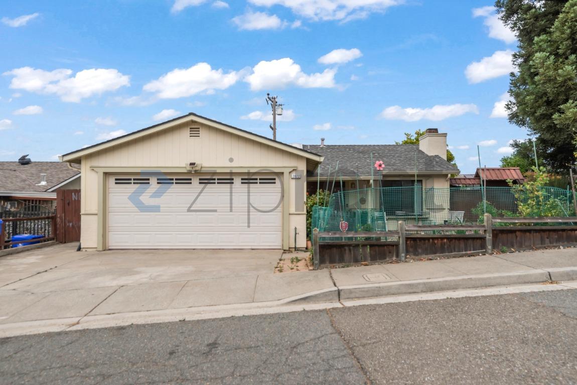 2872 Pickford Place