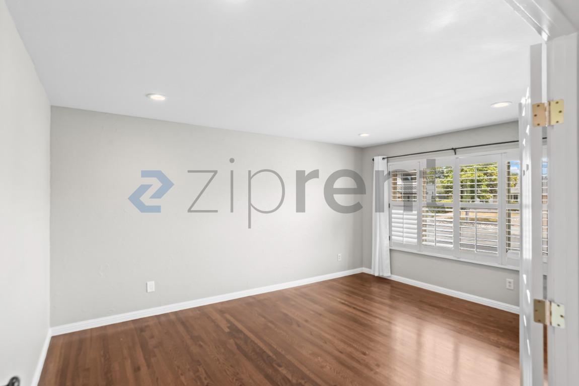 6225 Hokett Way photo 5