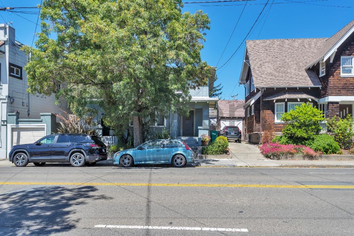 5737 Claremont Avenue photo 2