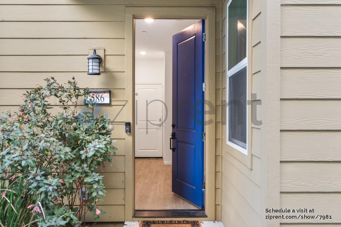 586 Jayne Court photo 2