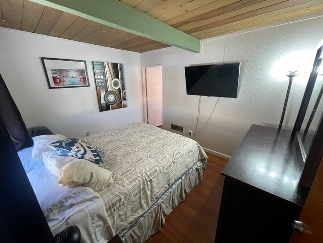 1812 Hornblend St San Diego, CA 92109 photo 4