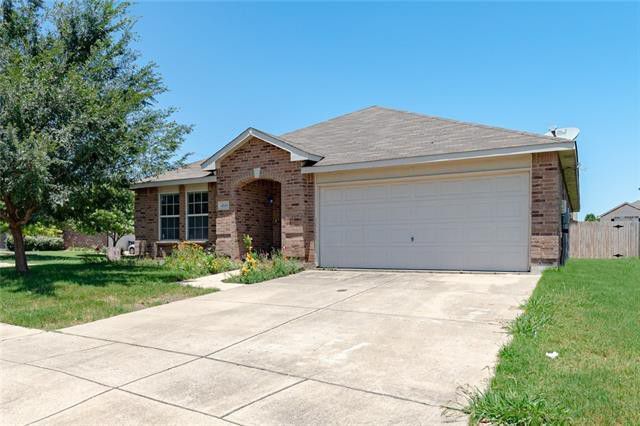 4501 Martingale View Lane, Fort Worth, TX 76244 photo 3