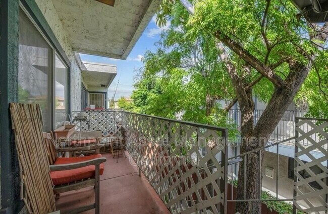 4466 41st St San Diego, CA 92116 photo 2
