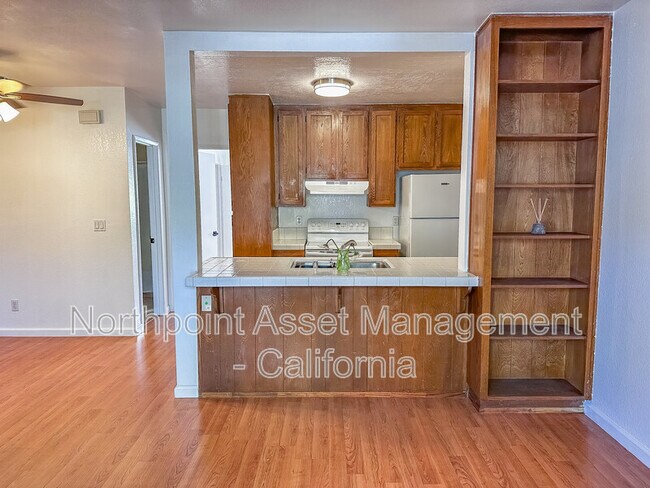 4466 41st St San Diego, CA 92116 photo 4