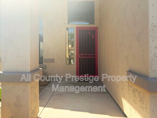 2602 E Glass Ln Phoenix, AZ 85042 photo 2