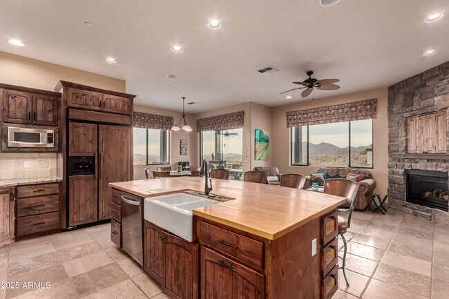 36138 N Summit Dr Cave Creek, AZ 85331 photo 5