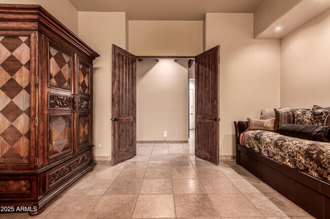 36138 N Summit Dr Cave Creek, AZ 85331 photo 2