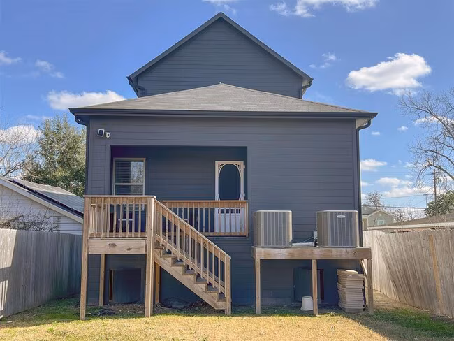 3407 Sakowitz Street, Houston, TX 77026 photo 2