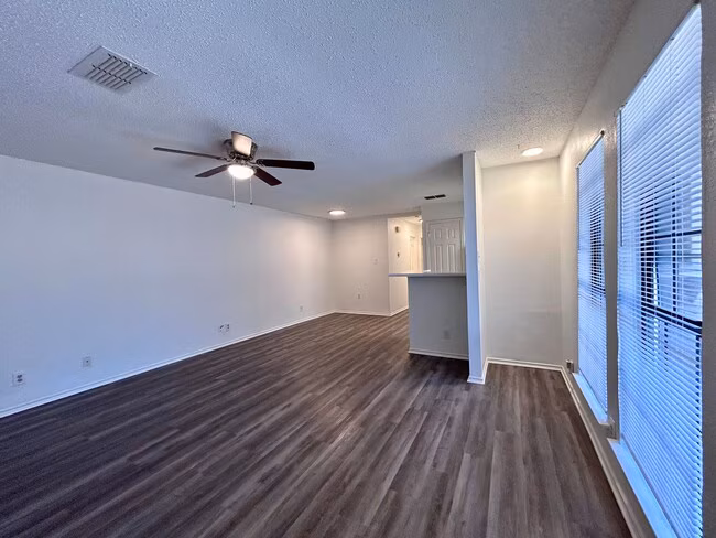 9315 Kempler Dr Austin, TX 78748 photo 3