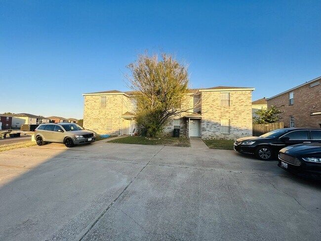 3300 Barcelona Dr Killeen, TX 76542 photo 2