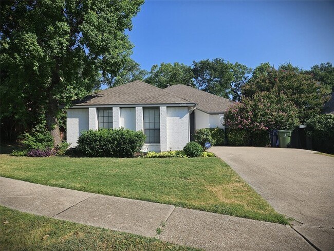 2705 Francisco Dr Garland, TX 75044 photo 2