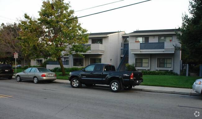 Sierra Vista Apartments photo 4