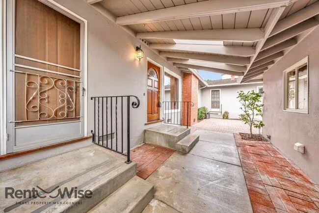 2080 Helena Way Redwood City, CA 94061 photo 4