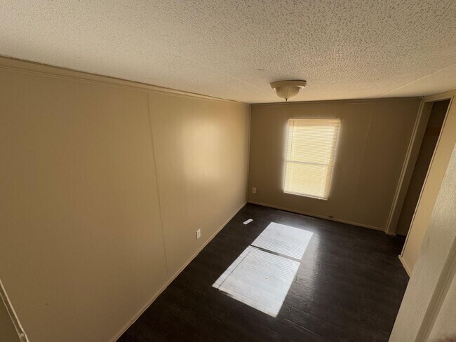 8315 Burleson Manor Rd Manor, TX 78653 photo 3