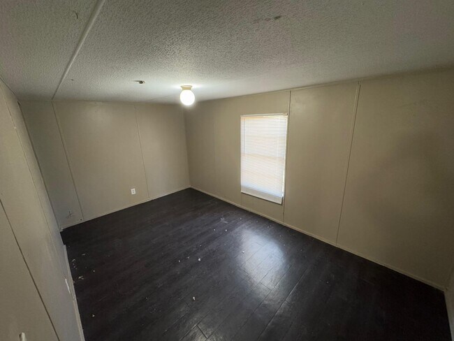 8315 Burleson Manor Rd Manor, TX 78653 photo 2