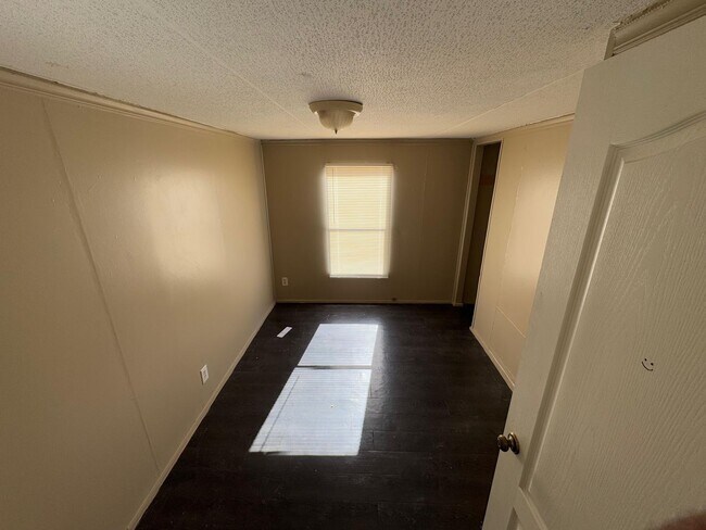 8315 Burleson Manor Rd Manor, TX 78653 photo 4