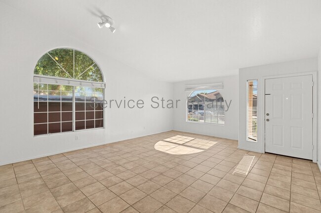3596 E Thornton Ave photo 4