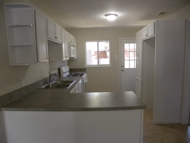 10308 Libby Ln Dallas, TX 75228 photo 5