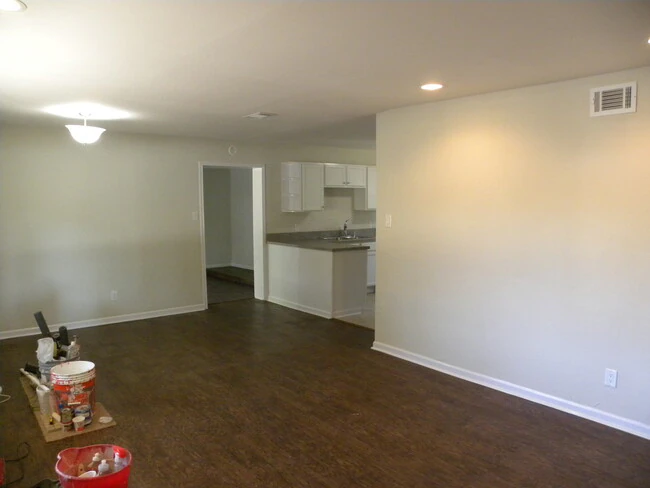 10308 Libby Ln Dallas, TX 75228 photo 2