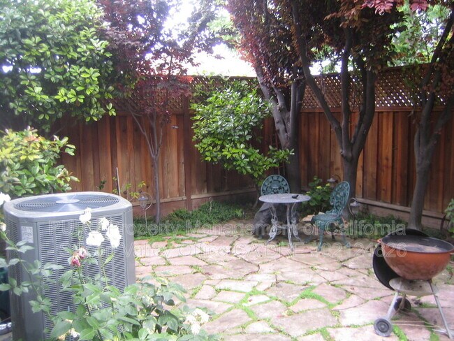 276 N. 7th St photo 2
