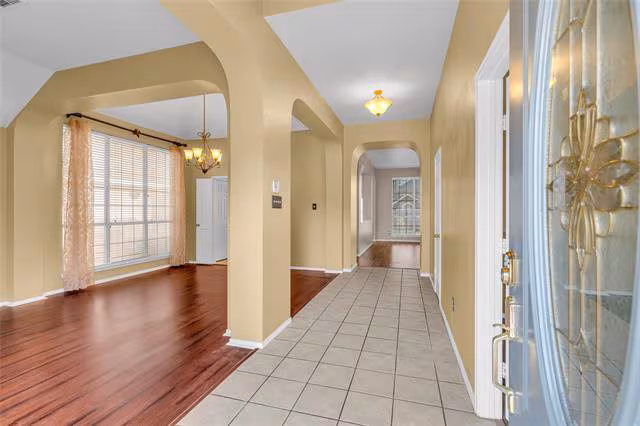 6911 Thunderbird Dr Arlington, TX 76002 photo 3