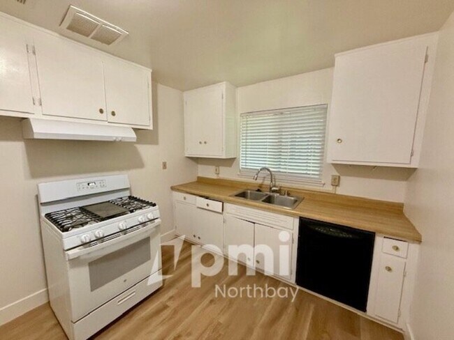 1019 Wallace St Fairfield, CA 94533 photo 5