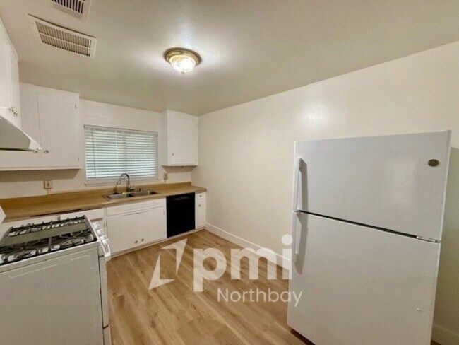 1019 Wallace St Fairfield, CA 94533 photo 4