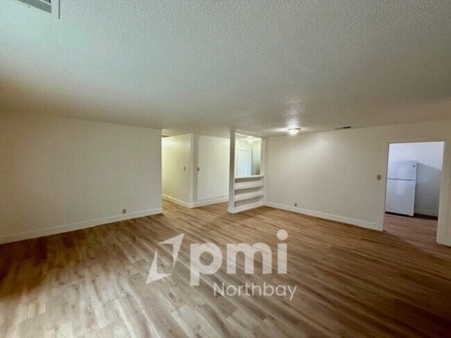 1019 Wallace St Fairfield, CA 94533 photo 2