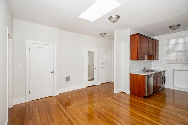 470 14th Street photo 4