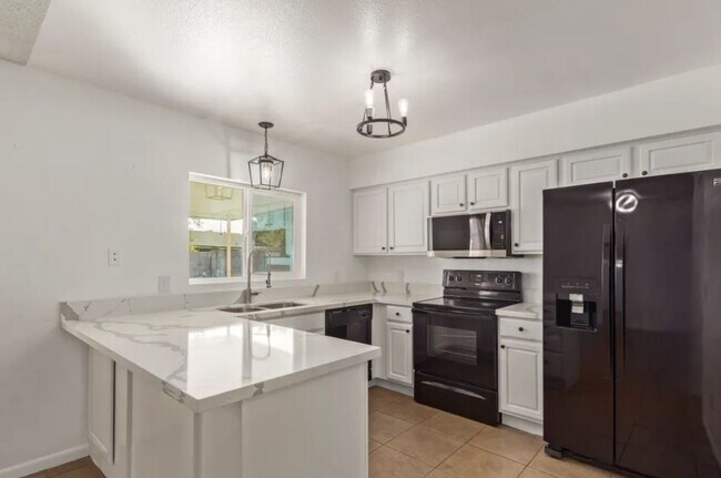 6421 W Carol Ave Glendale, AZ 85302 photo 5
