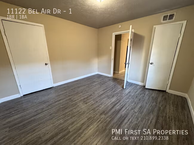 11122 Belair Dr San Antonio, TX 78213 photo 4