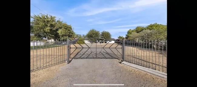 3066 Corral Hollow Rd Tracy, CA 95377 photo 2