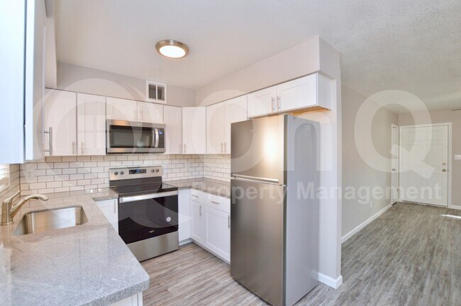 645 North Arrowhead Drive, Chandler, AZ 85224 photo 5