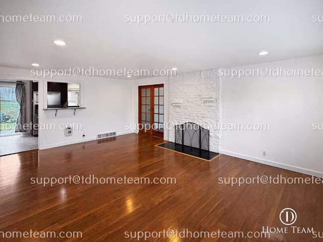 17012 32nd Ave S SeaTac, WA 98188 photo 3